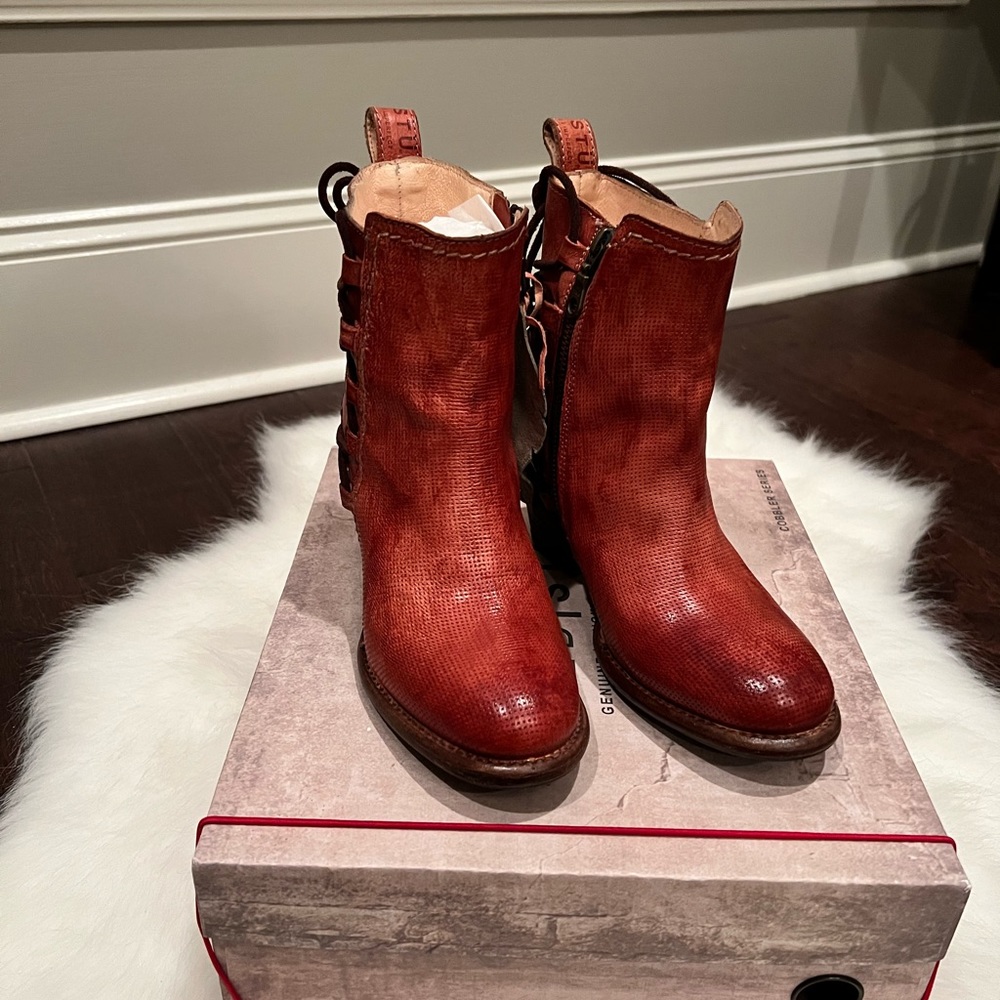 Nib Bed Stu Blaire Bootie. - image 1